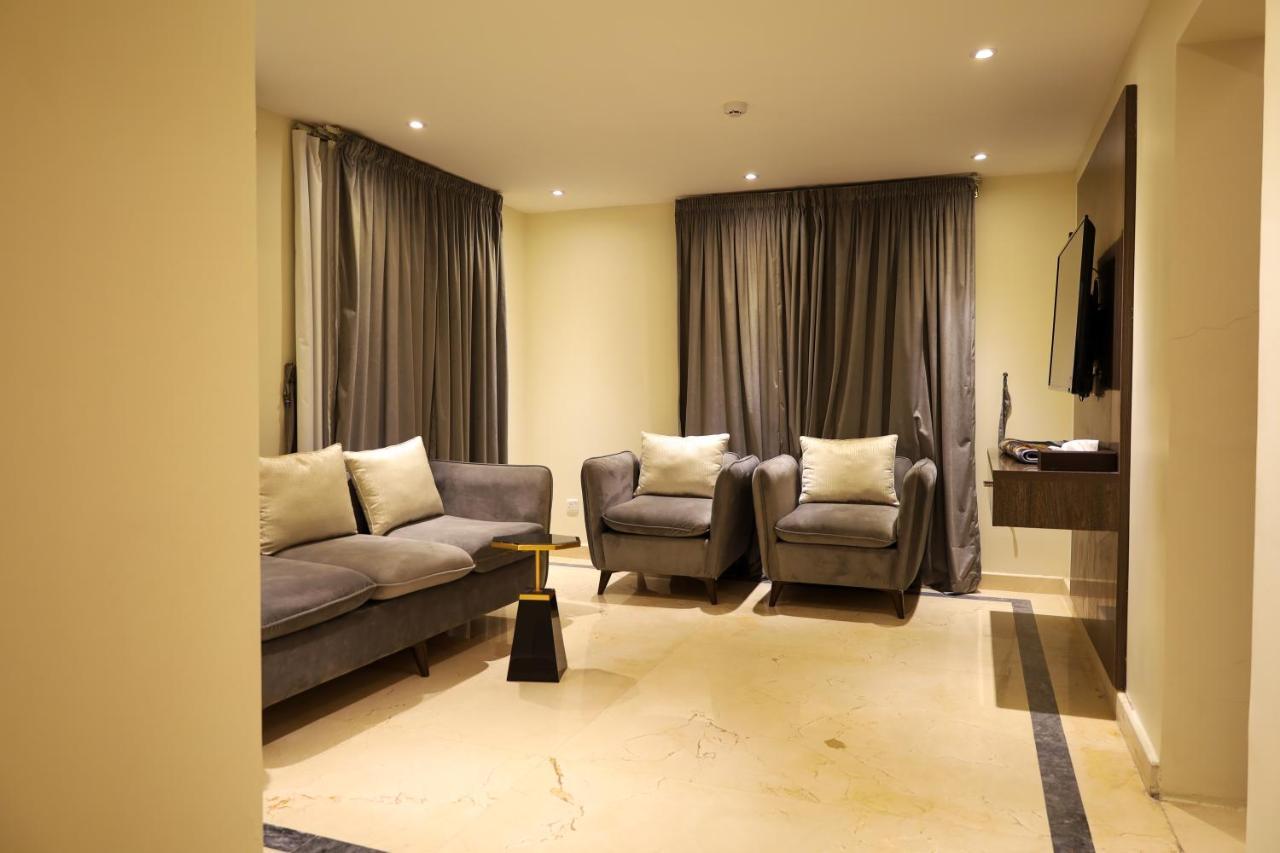 فندق مومنتس ليفنج - Moments living hotel Riaad Buitenkant foto