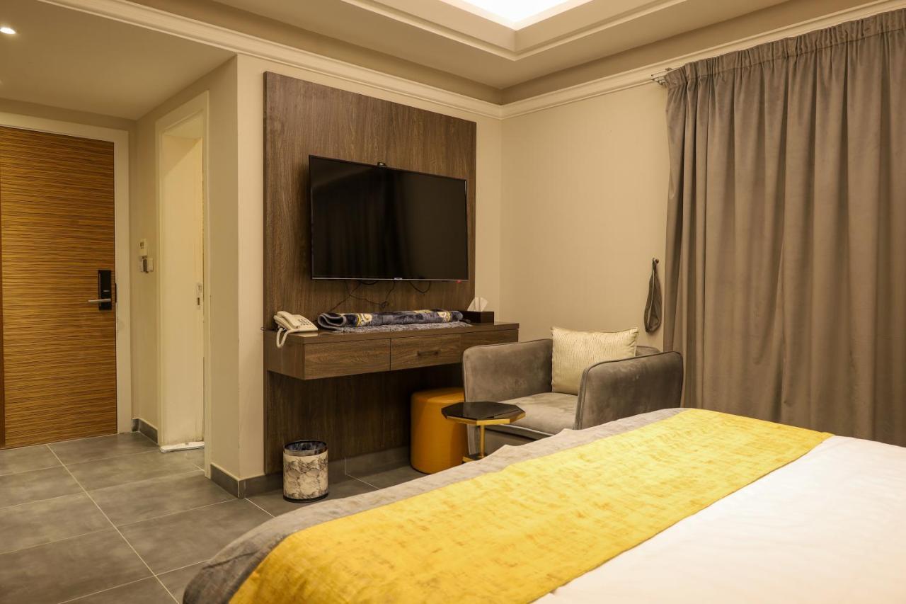 فندق مومنتس ليفنج - Moments living hotel Riaad Buitenkant foto