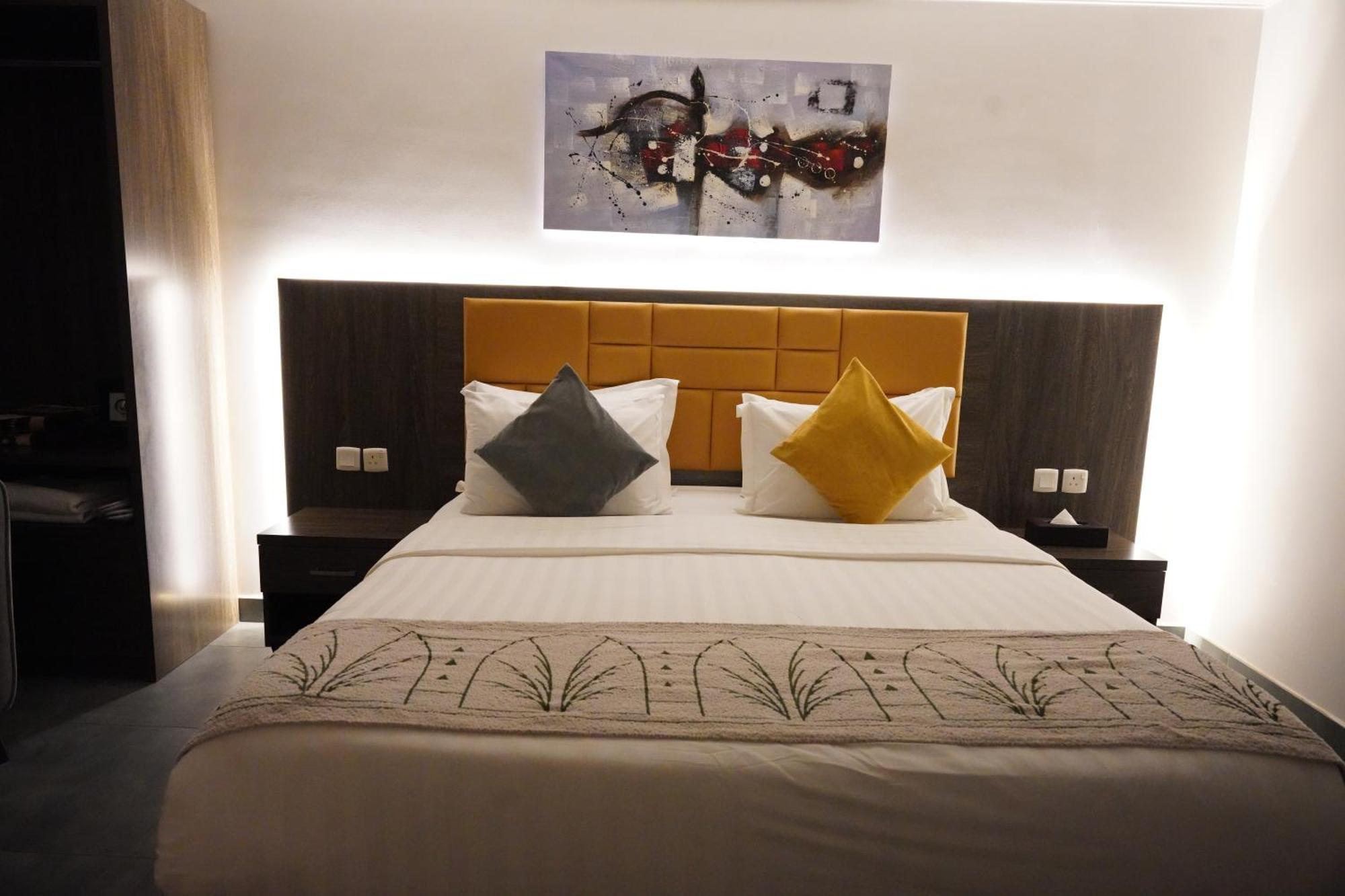 فندق مومنتس ليفنج - Moments living hotel Riaad Buitenkant foto