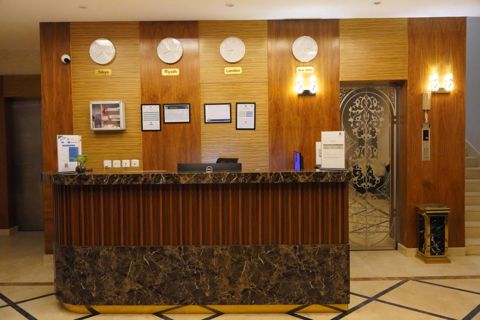 فندق مومنتس ليفنج - Moments living hotel Riaad Buitenkant foto