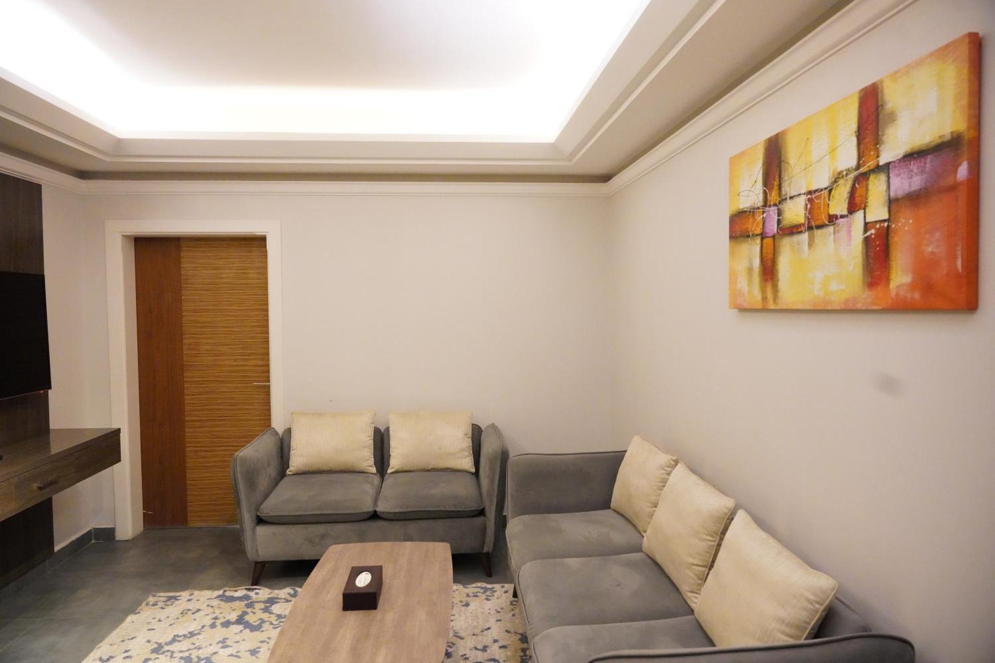 فندق مومنتس ليفنج - Moments living hotel Riaad Buitenkant foto