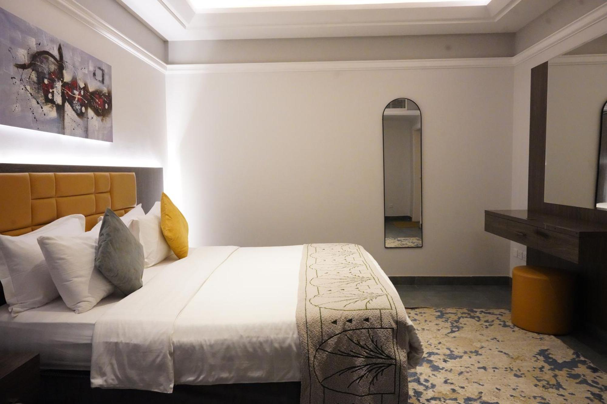 فندق مومنتس ليفنج - Moments living hotel Riaad Buitenkant foto